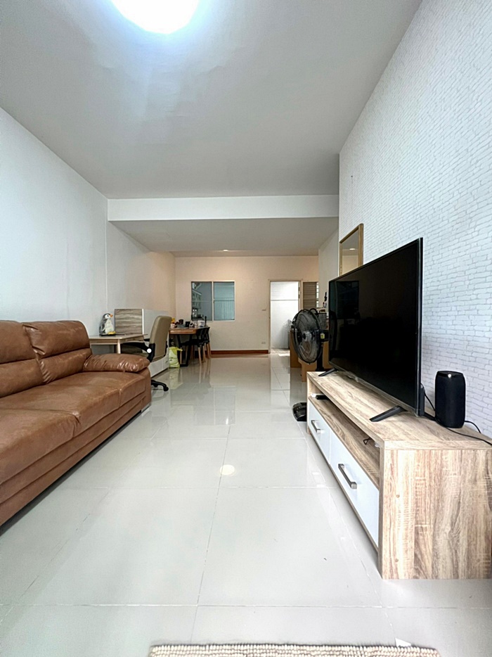 ขายบ้าน บ้านพฤกษา 86/2 ลาดกระบัง-สุวรรณภูมิ สภาพสวย ราคาดีต่อใจ ต่อเติมโรงจอดรถหน้าบ้าน-ครัวหลังบ้านแล้ว